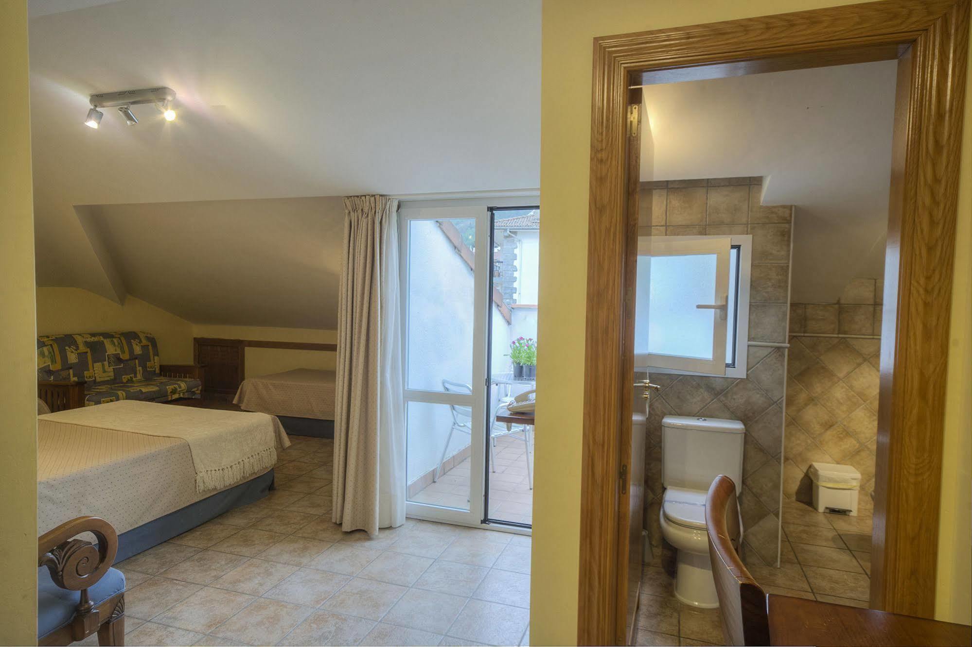 Hostal Jai Alai Leitza  Buitenkant foto