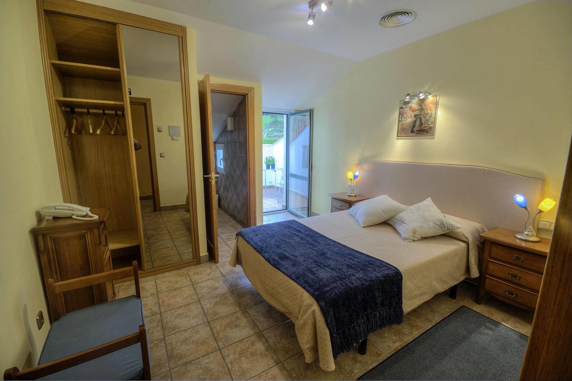 Hostal Jai Alai Leitza  Buitenkant foto