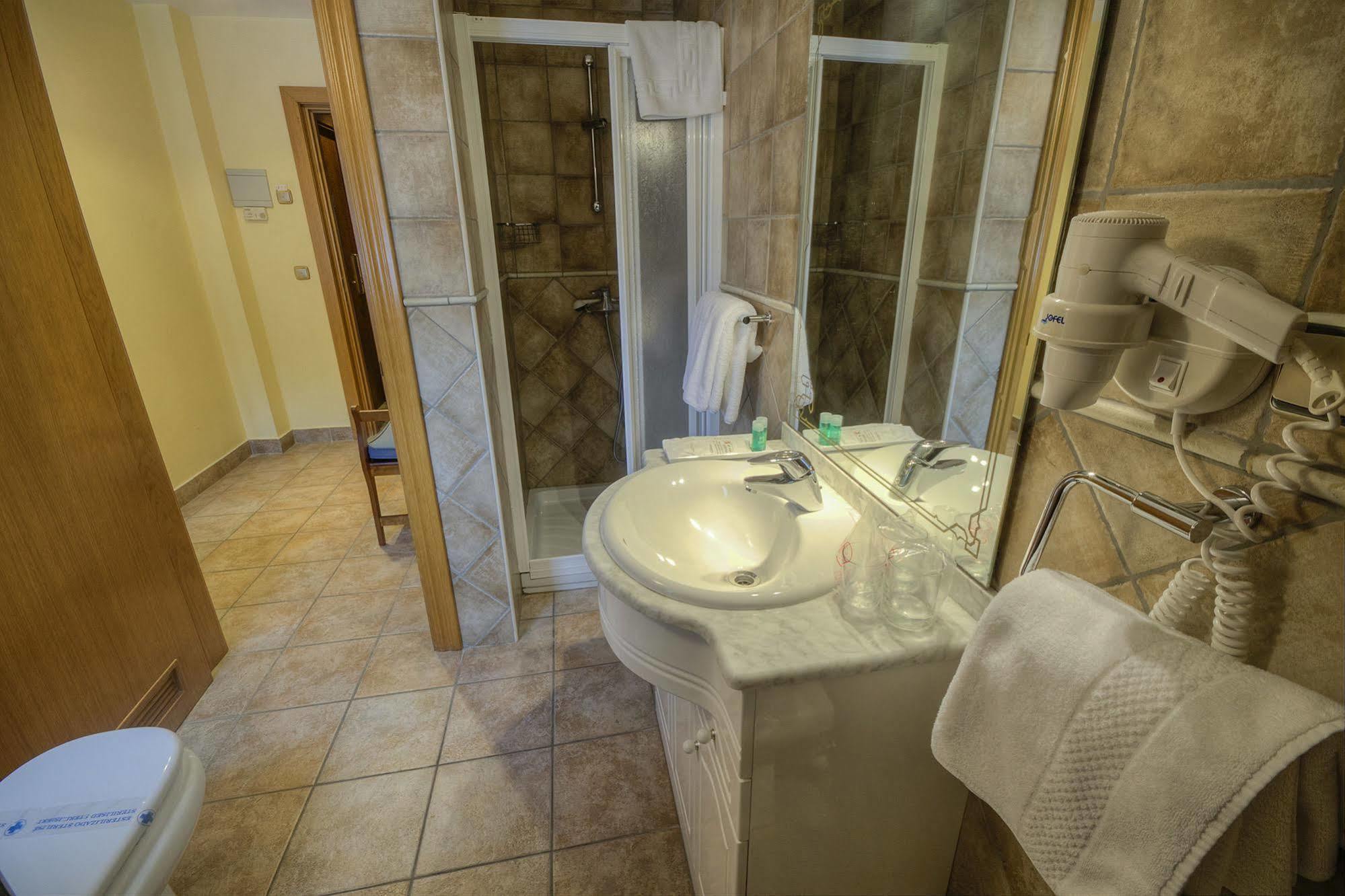 Hostal Jai Alai Leitza  Buitenkant foto
