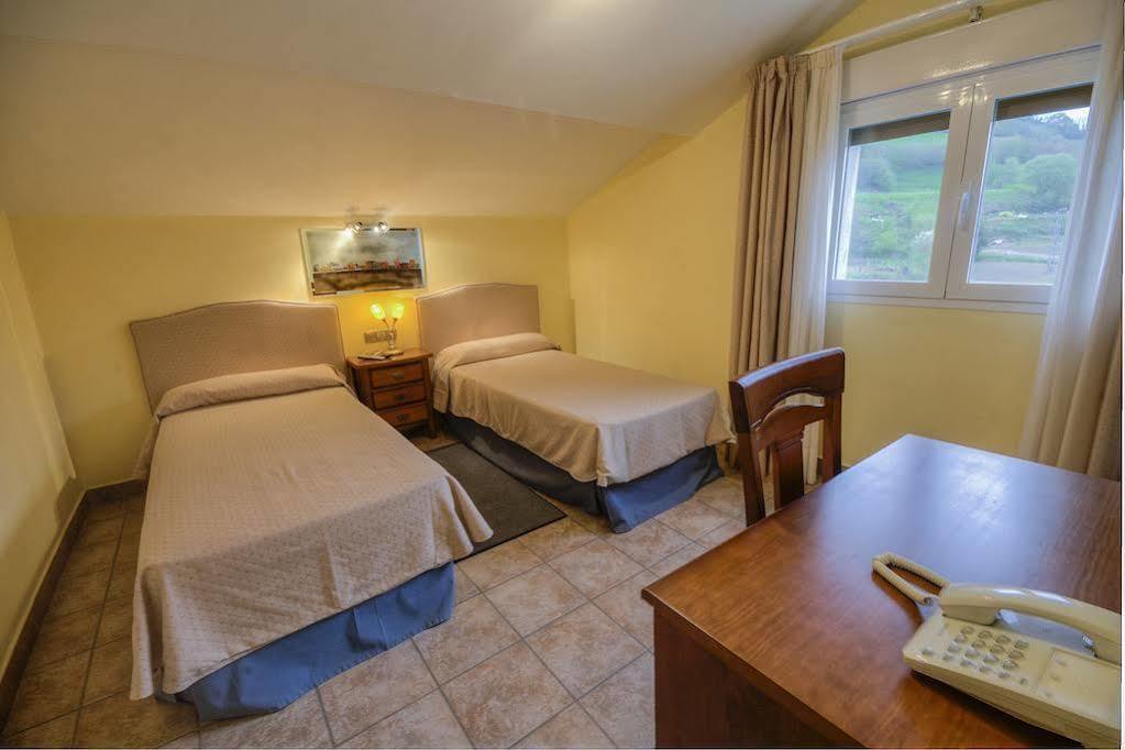 Hostal Jai Alai Leitza  Buitenkant foto