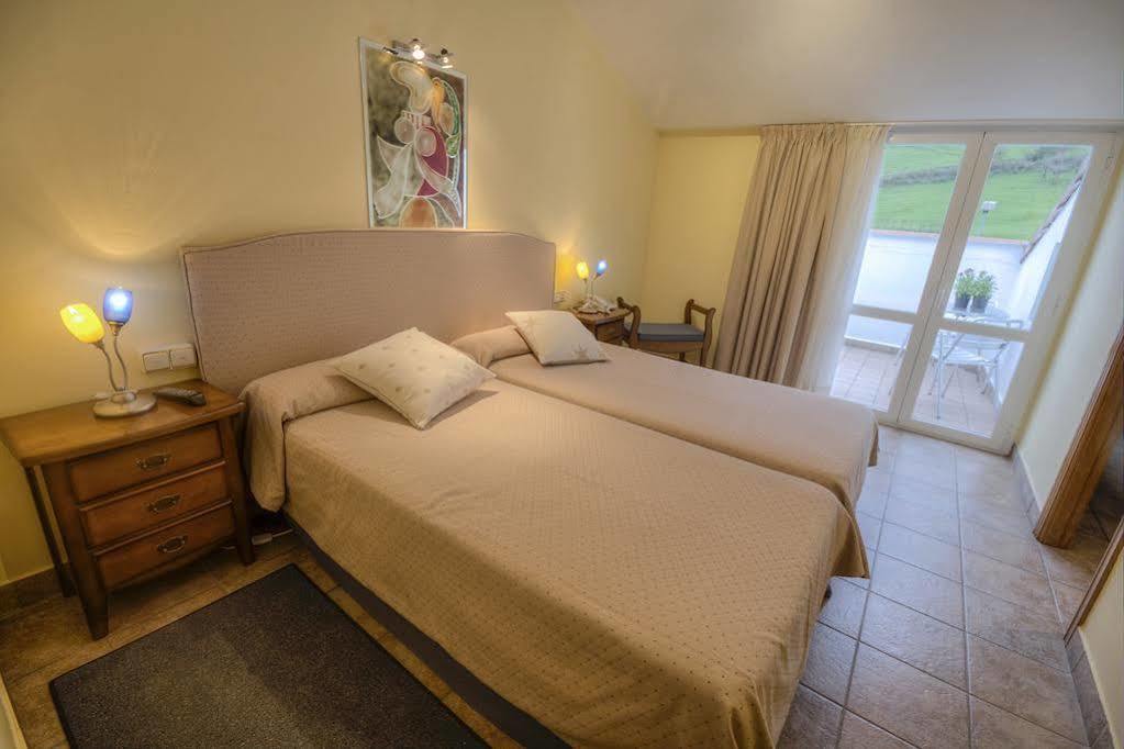 Hostal Jai Alai Leitza  Buitenkant foto